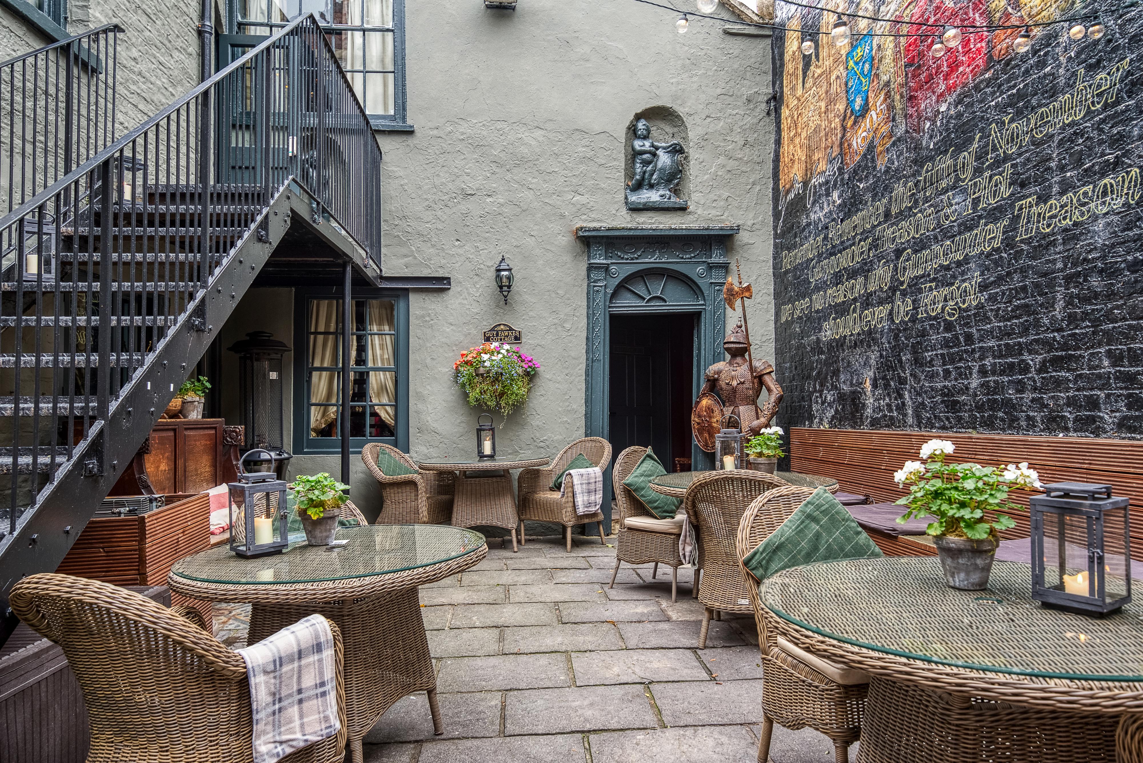 Guy Fawkes Inn 4*